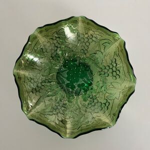 Imperial Green Iridescent Carnival Glass Ruffled Bowl Harvest Grapes & Grapevine